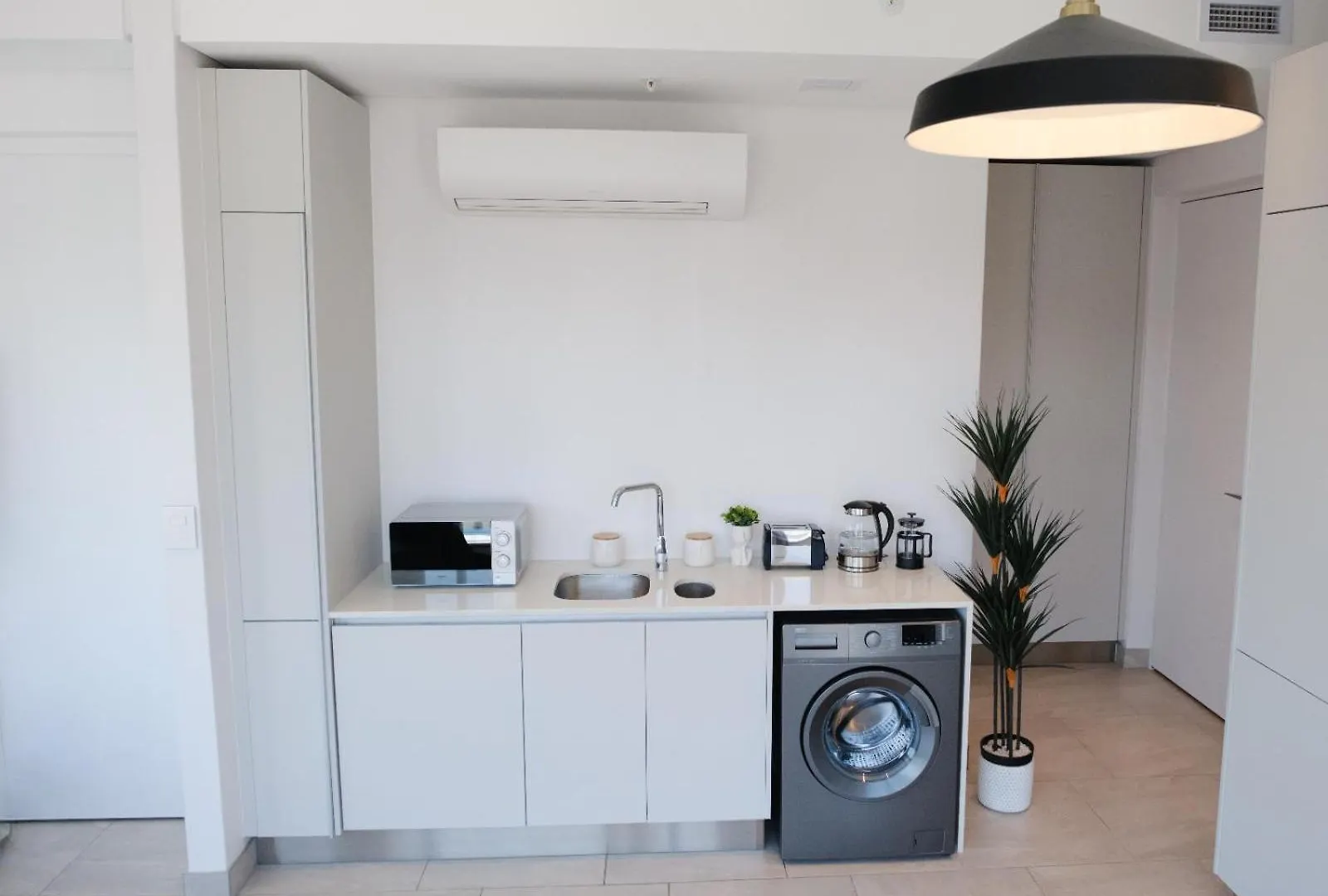 2101 The Rubik Cape Town With Sensational Views, Rooftop Pool And Parking 0*,  South Africa