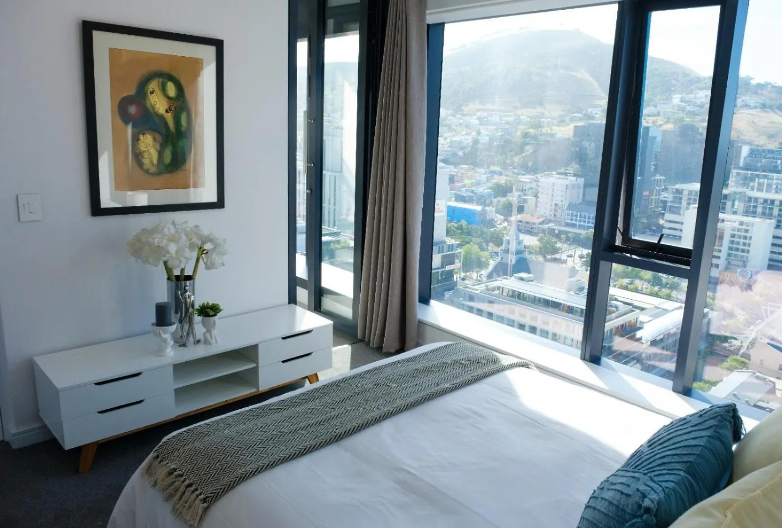 Apartment 2101 The Rubik Cape Town With Sensational Views, Rooftop Pool And Parking