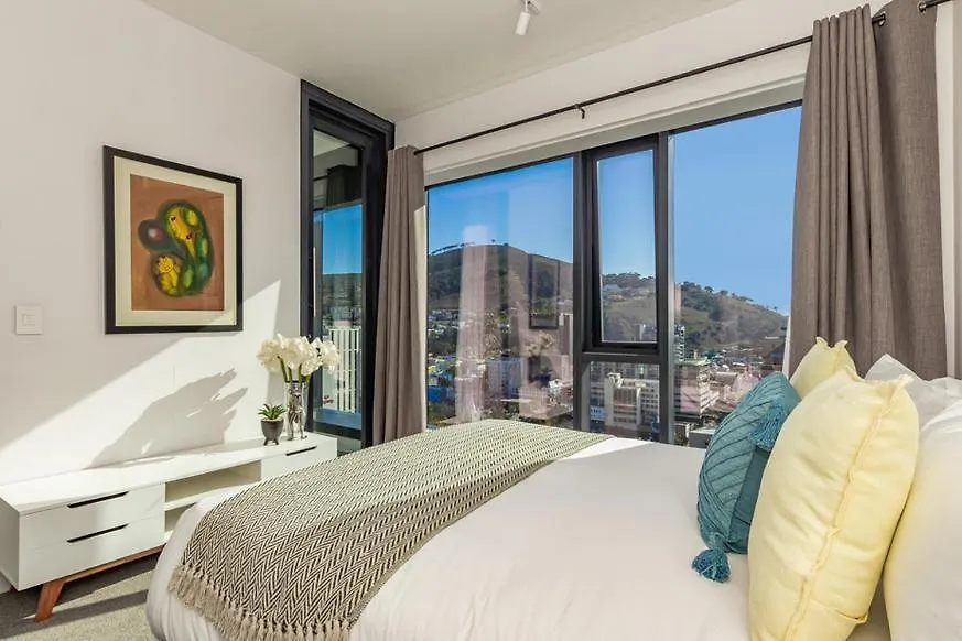 Apartment 2101 The Rubik Cape Town With Sensational Views, Rooftop Pool And Parking